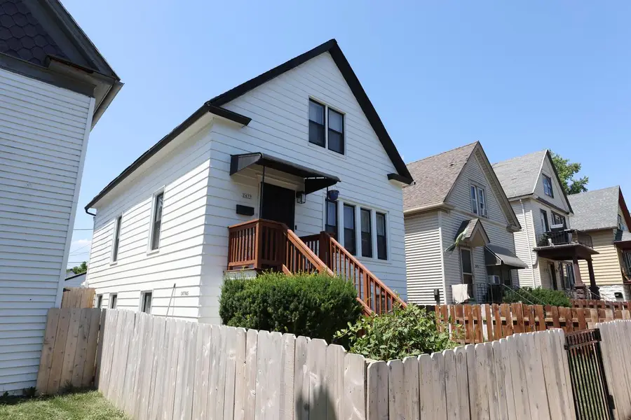 2479 S 10th STREET, Milwaukee, WI 53215 - #3