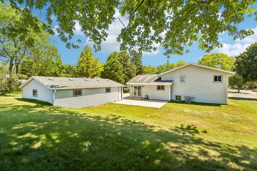 1049 S Glencrest COURT, Saukville, WI 53080 - #2