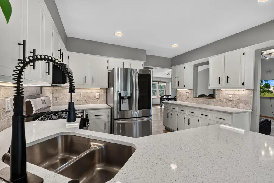 7071 S Cypress COURT, Franklin, WI 53132 - #3