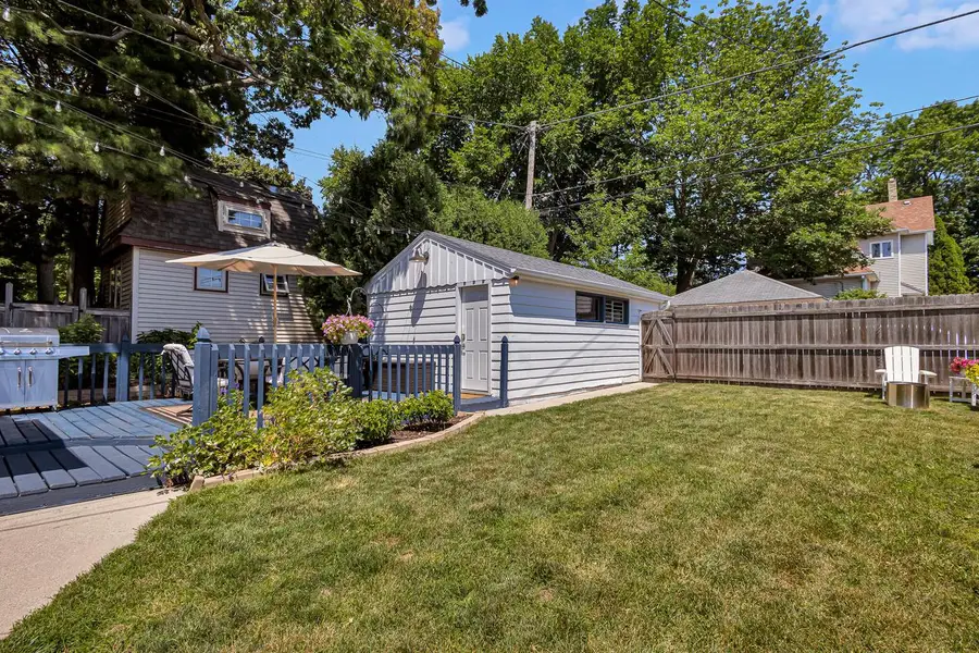 4632 N Bartlett AVENUE, Whitefish Bay, WI 53211 - #3