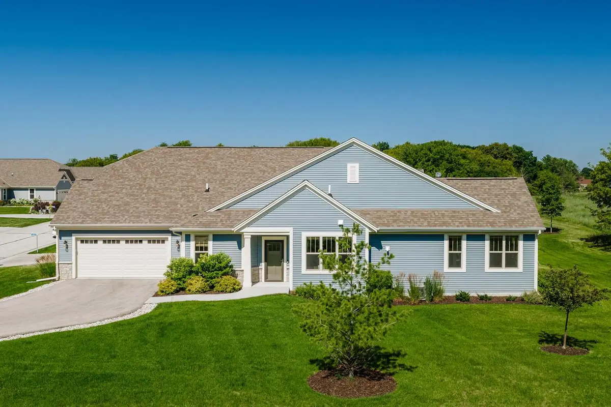 N55W35032 Coastal AVENUE, Oconomowoc, WI 53066 - #1