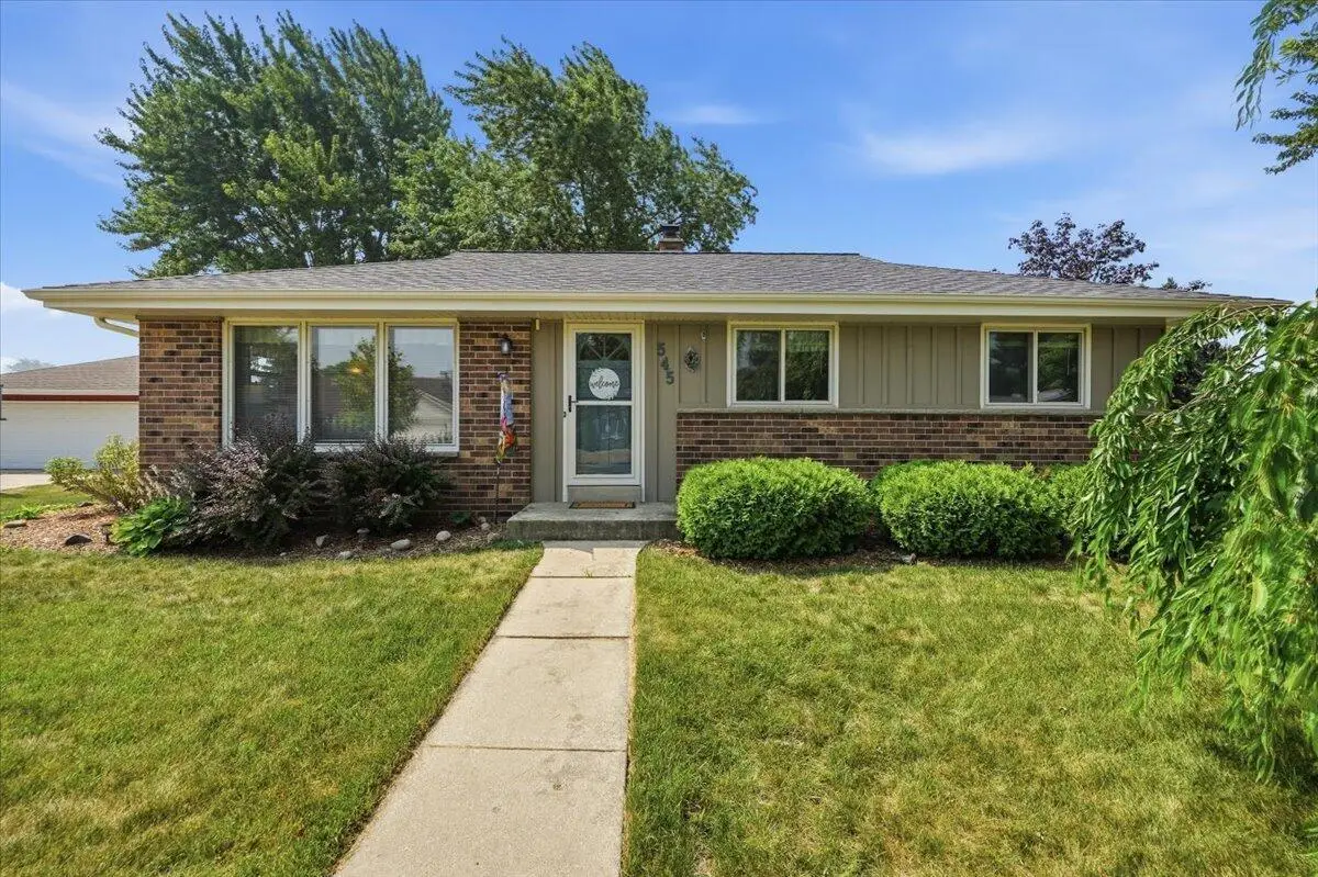 545 E Estates PLACE, Oak Creek, WI 53154 - #1