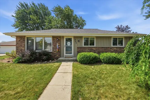 545 E Estates PLACE, Oak Creek, WI 53154