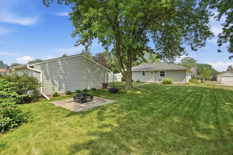 545 E Estates PLACE, Oak Creek, WI 53154 - #2