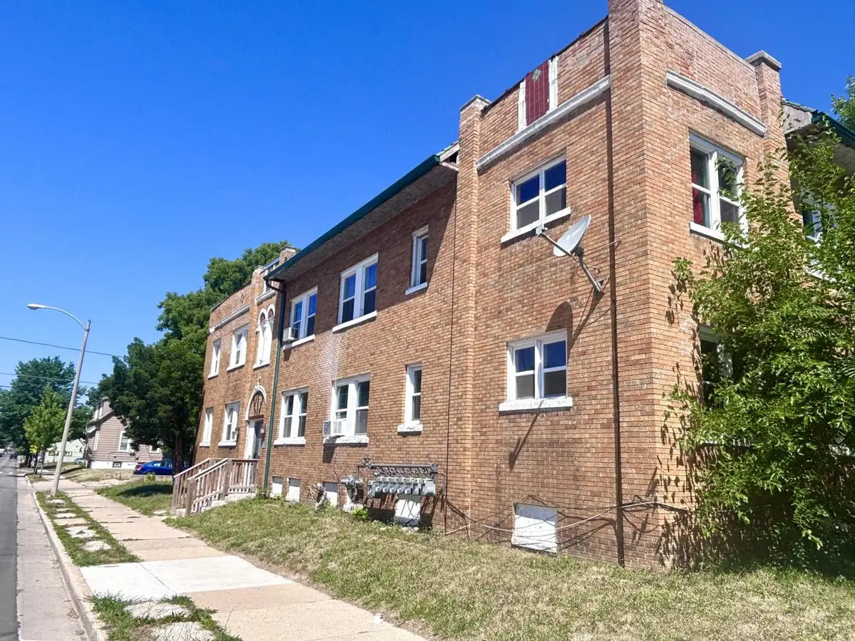 2208 W Locust STREET, Milwaukee, WI 53206 - #1