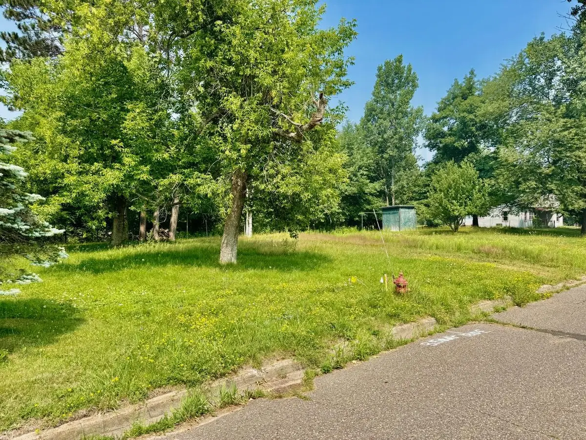 1113 N LAKE AVENUE, Crandon, WI 54520 - #1