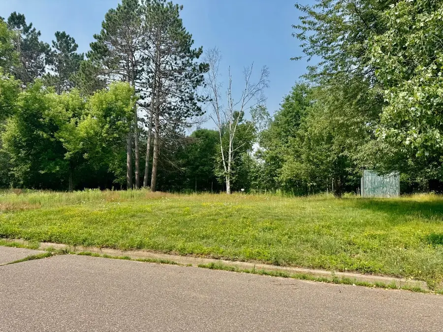 1113 N LAKE AVENUE, Crandon, WI 54520 - #3