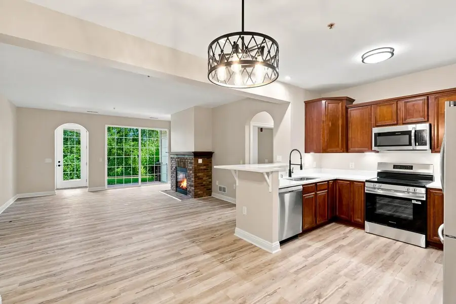2660 W Colonial Woods DRIVE, Oak Creek, WI 53154 - #2