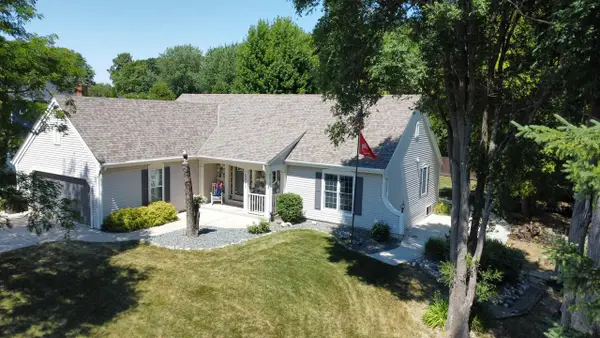 6988 W Southview DRIVE, Franklin, WI 53132