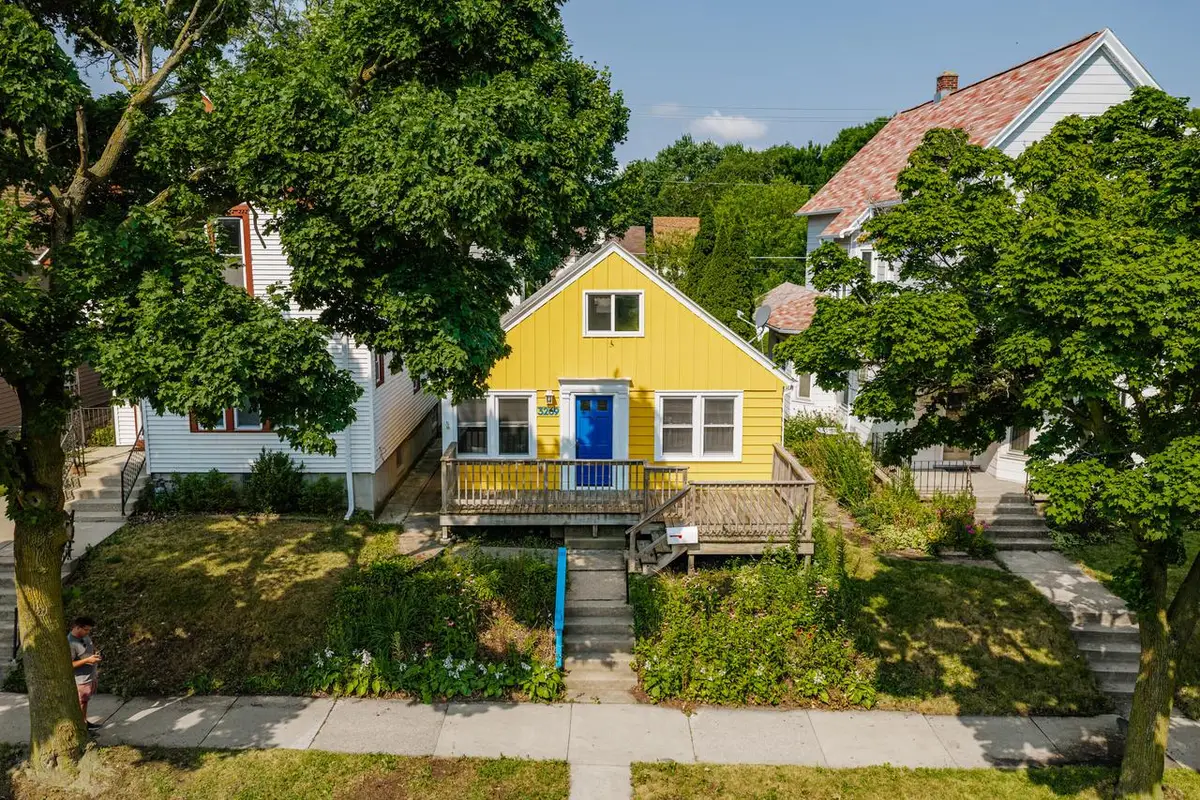 3269 N Oakland AVENUE, Milwaukee, WI 53211 - #1
