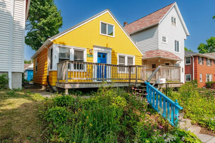 3269 N Oakland AVENUE, Milwaukee, WI 53211 - #2