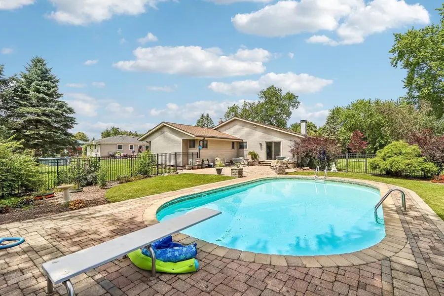36651 Prairie DRIVE, Summit, WI 53066 - #2