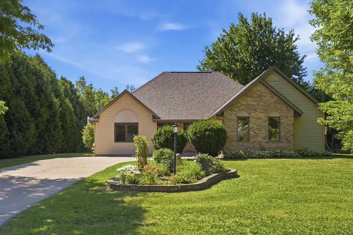 N114W19759 Woodberry PASS, Germantown, WI 53022 - #1