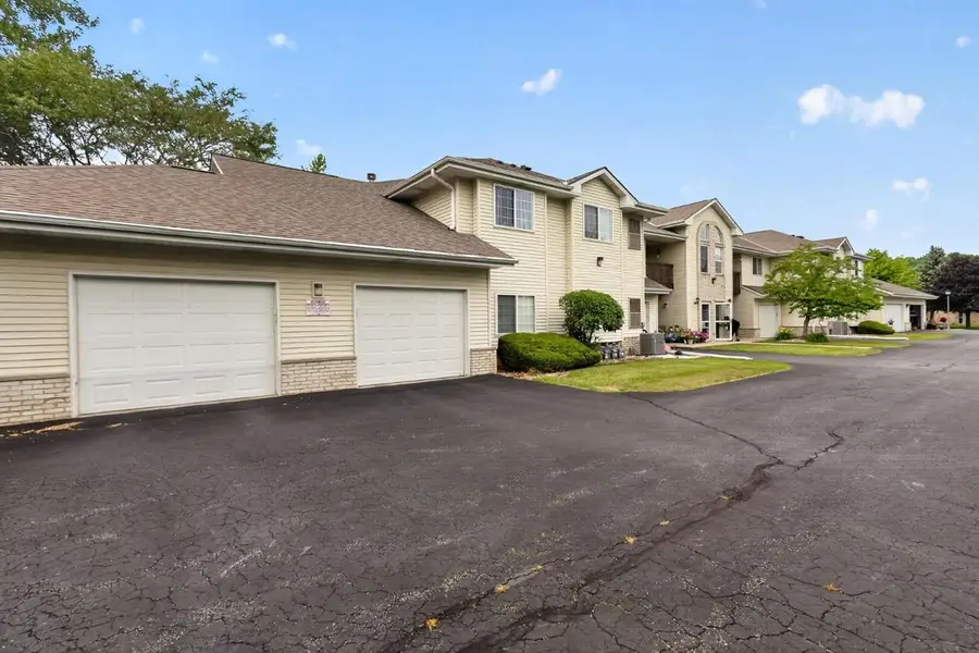 6115 S Creekside DRIVE #3, Cudahy, WI 53110 - #2