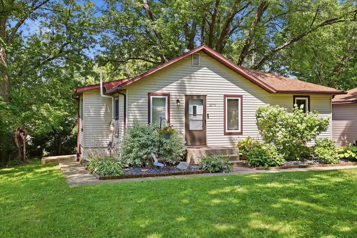 8710 Buena DRIVE, Burlington, WI 53105 - #1