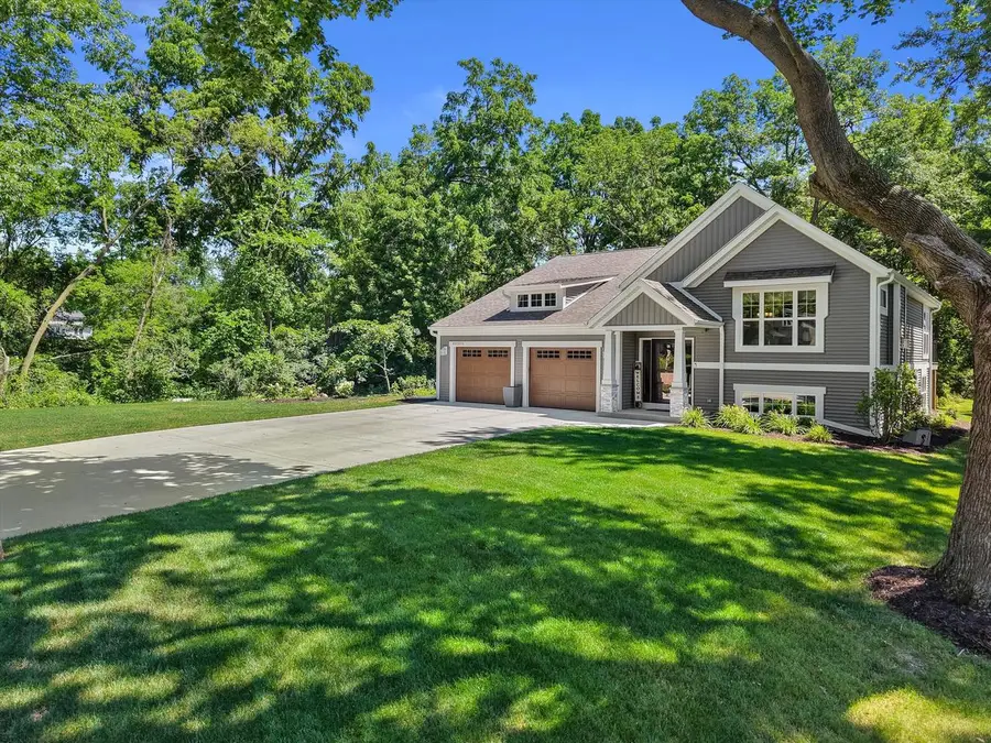W242N6316 Oak DRIVE, Sussex, WI 53089 - #2