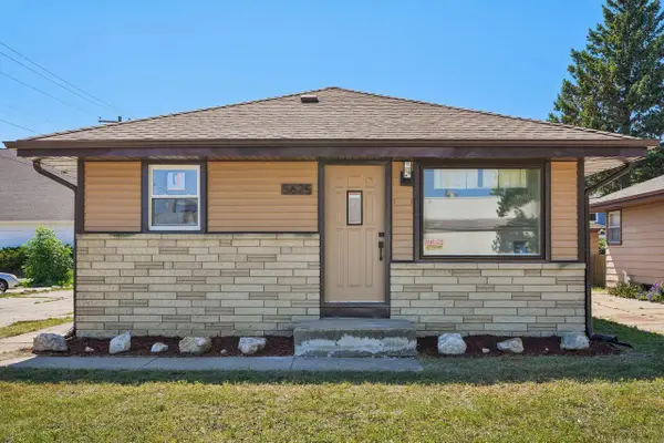 5625 N 92nd STREET, Milwaukee, WI 53225