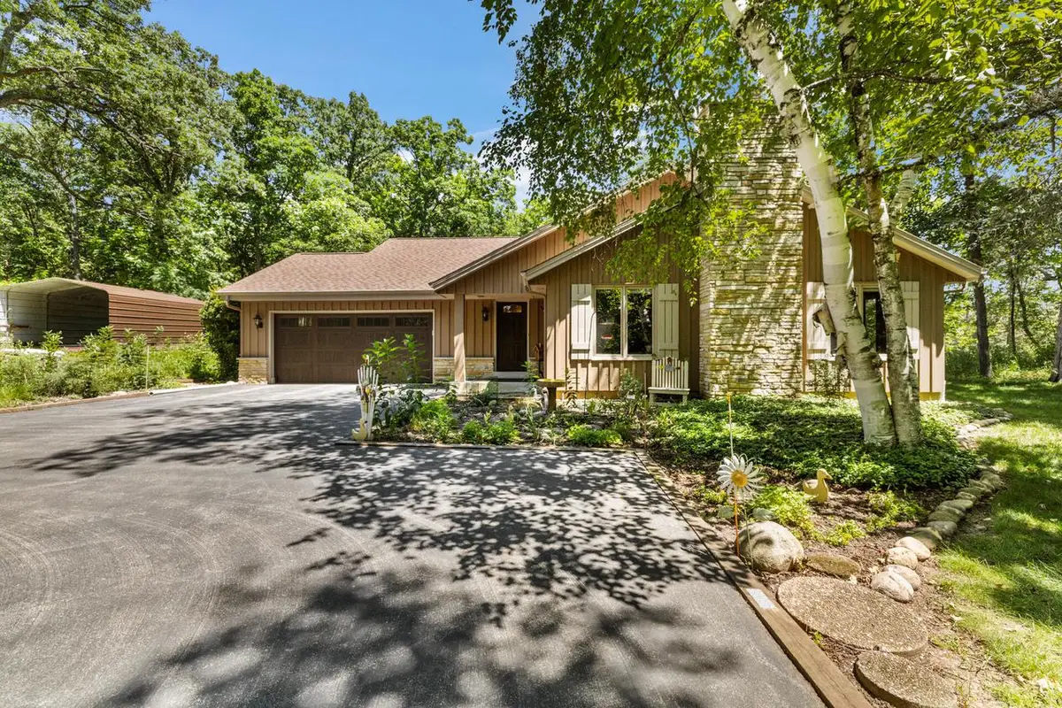 W342S4510 Moraine Hills DRIVE, Dousman, WI 53118 - #1