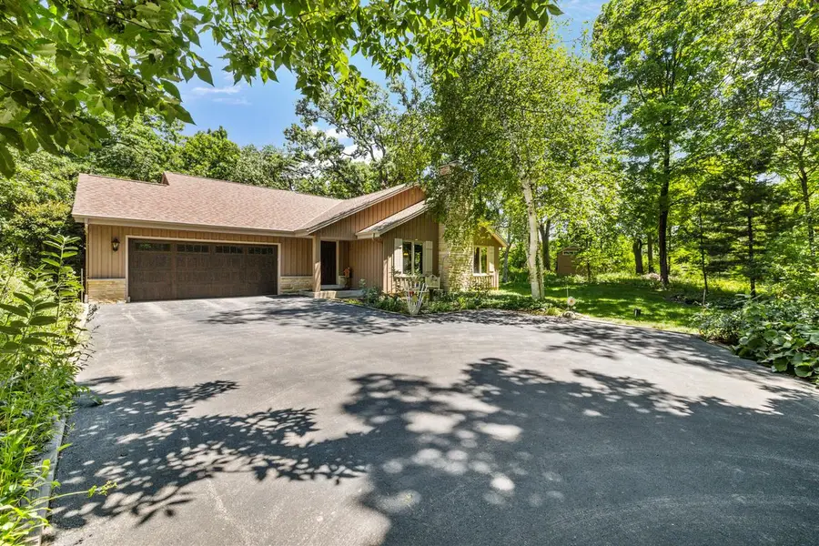 W342S4510 Moraine Hills DRIVE, Dousman, WI 53118 - #2