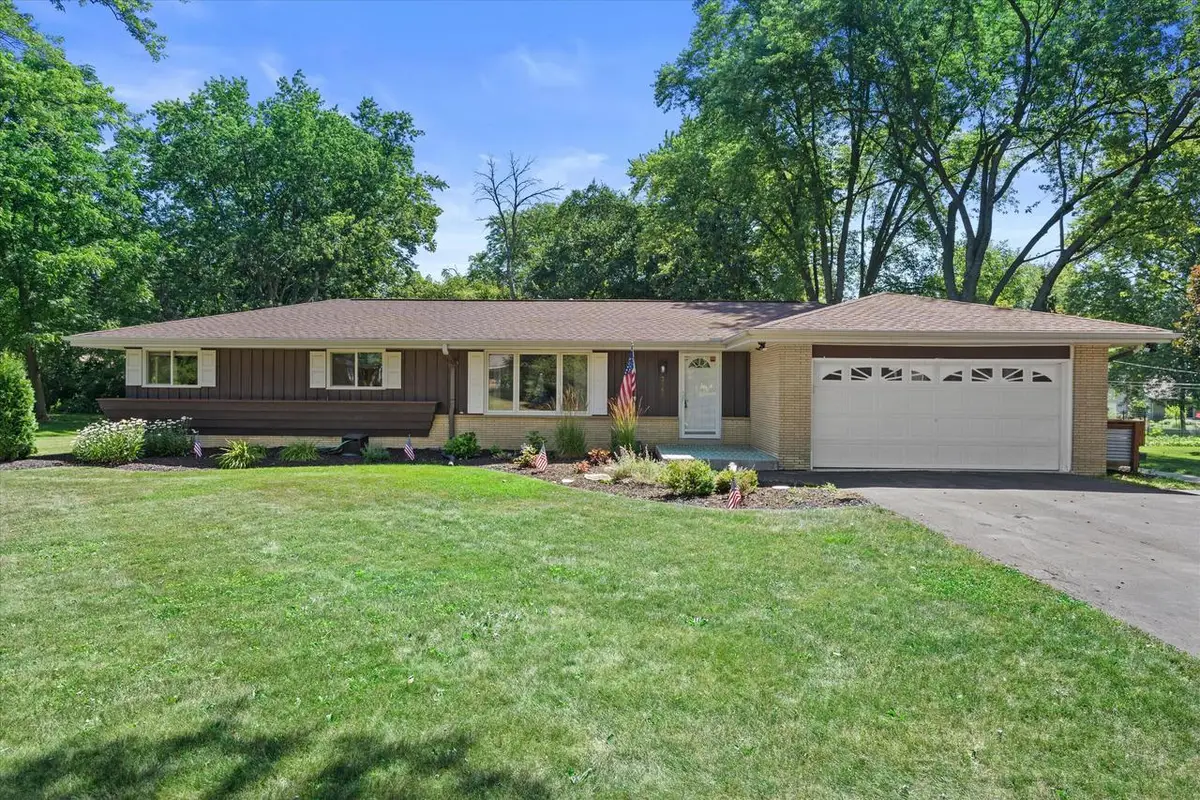 3580 Hollywood LANE, Brookfield, WI 53045 - #1