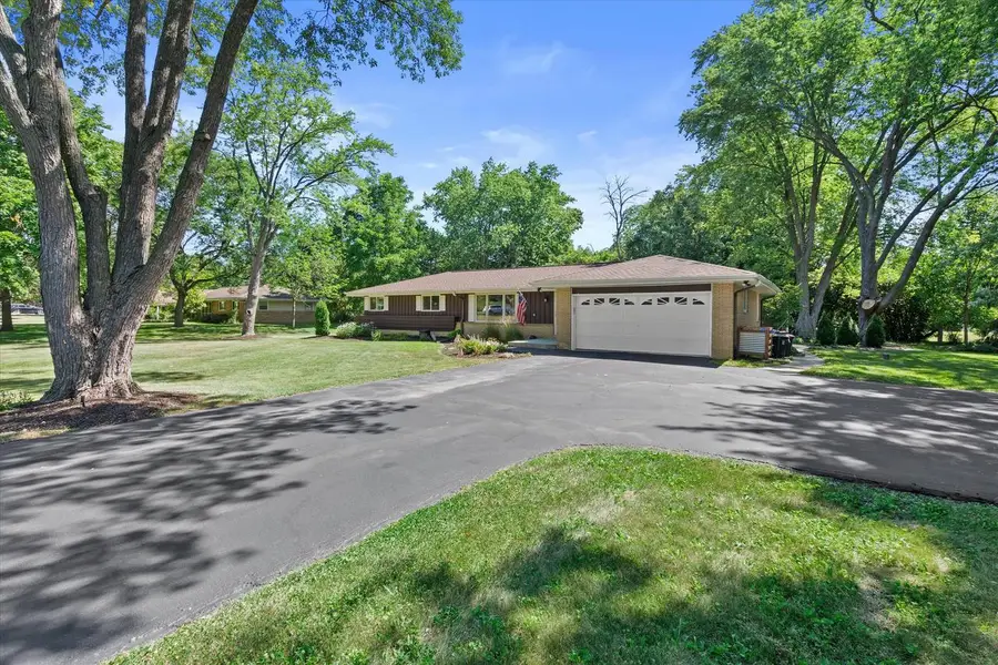 3580 Hollywood LANE, Brookfield, WI 53045 - #2