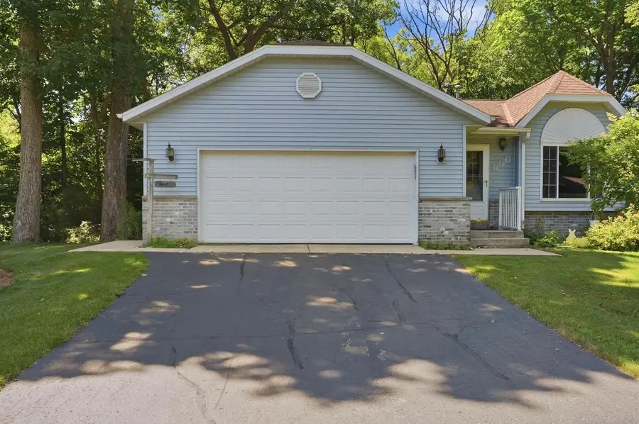 117 Manor COURT, Slinger, WI 53086 - #2