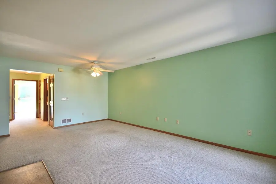306 Hartford SQUARE #3, Hartford, WI 53027 - #2