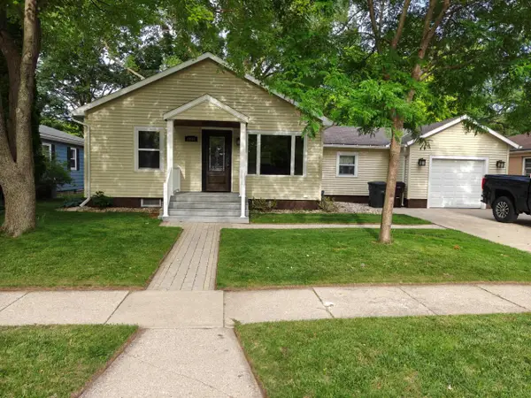 1934 N Center STREET, East Troy, WI 53120