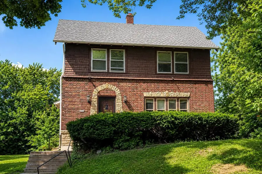 3716 W Sarnow STREET, Milwaukee, WI 53208 - #2