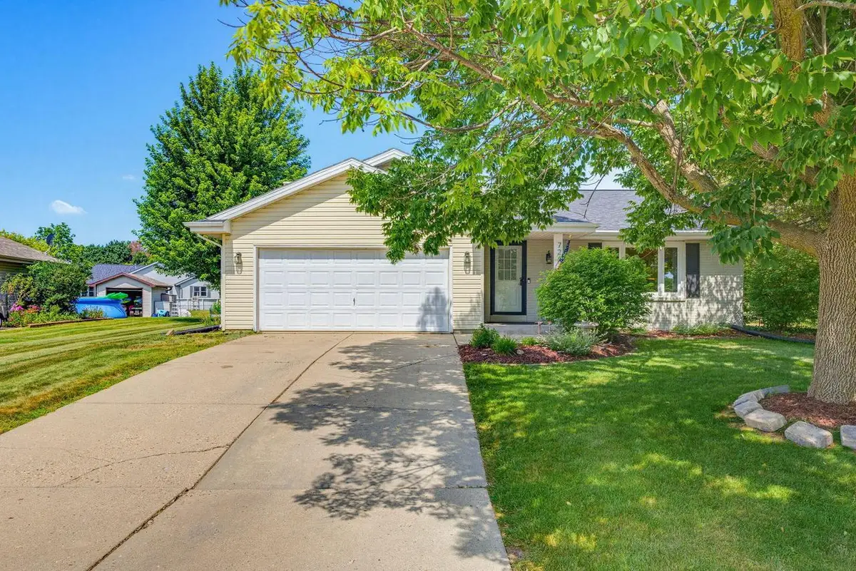 7283 S Countryside DRIVE, Franklin, WI 53132 - #1