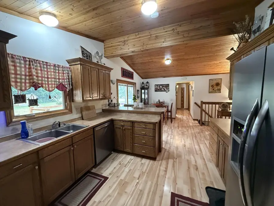 510 Laurel DRIVE, Francis Creek, WI 54214 - #3