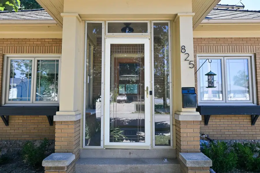 825 Buena Vista AVENUE, Waukesha, WI 53188 - #2