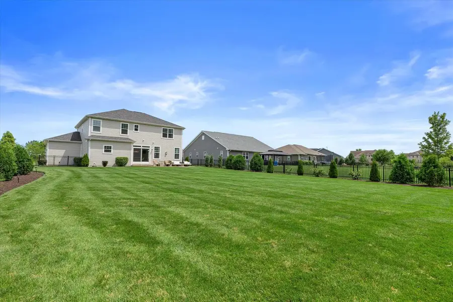 9110 Creekside CIRCLE, Pleasant Prairie, WI 53158 - #2