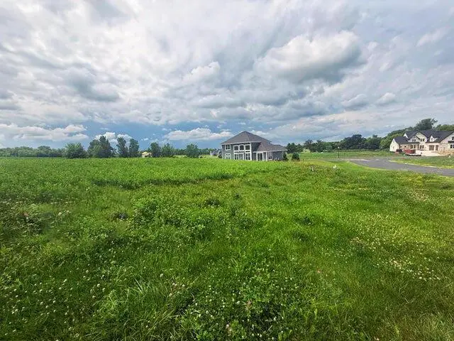 W2371 GABRIEL COURT #Lt19, Oconomowoc, WI 53066 - #2