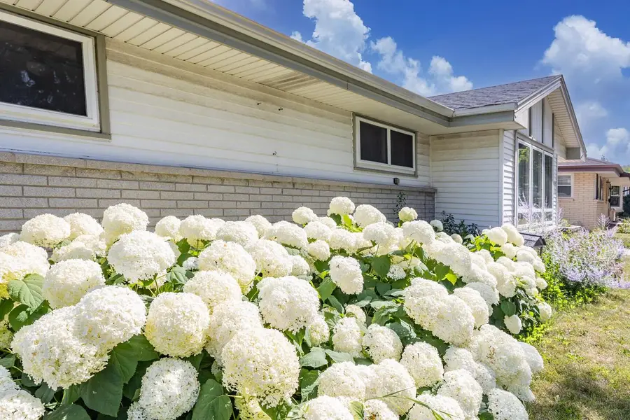 2940 E Wanda AVENUE, Cudahy, WI 53110 - #2