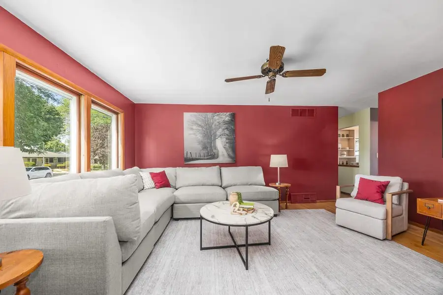 2940 E Wanda AVENUE, Cudahy, WI 53110 - #3