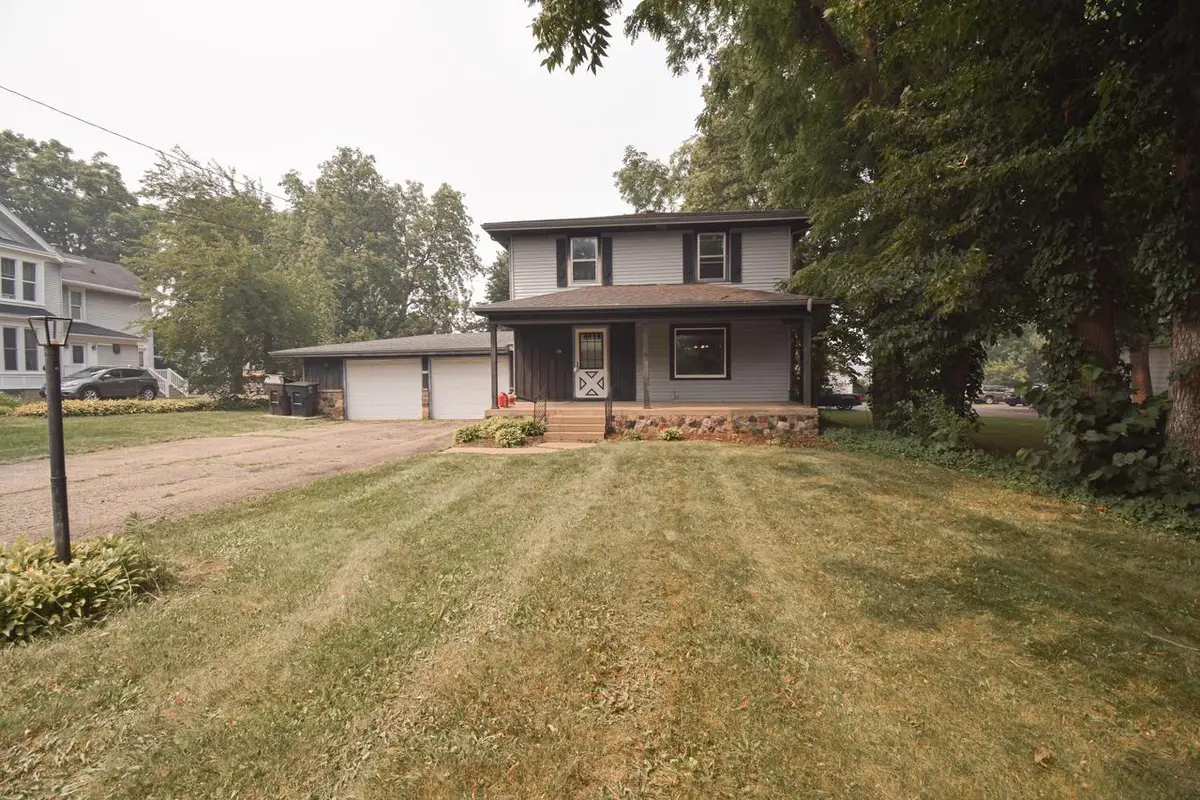 1134 W Walworth AVENUE, Whitewater, WI 53190 - #1