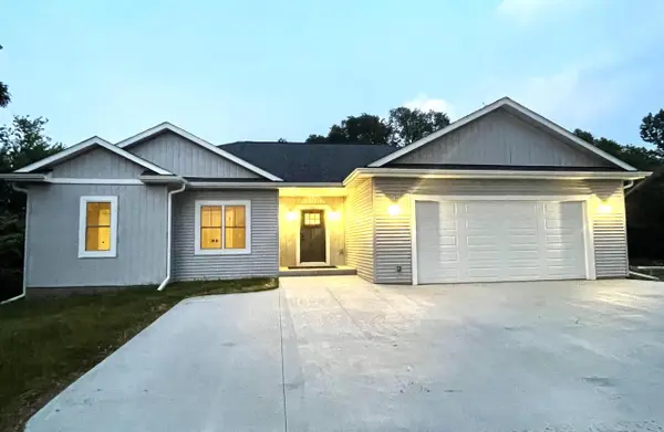 9600 S Howell AVENUE, Oak Creek, WI 53154