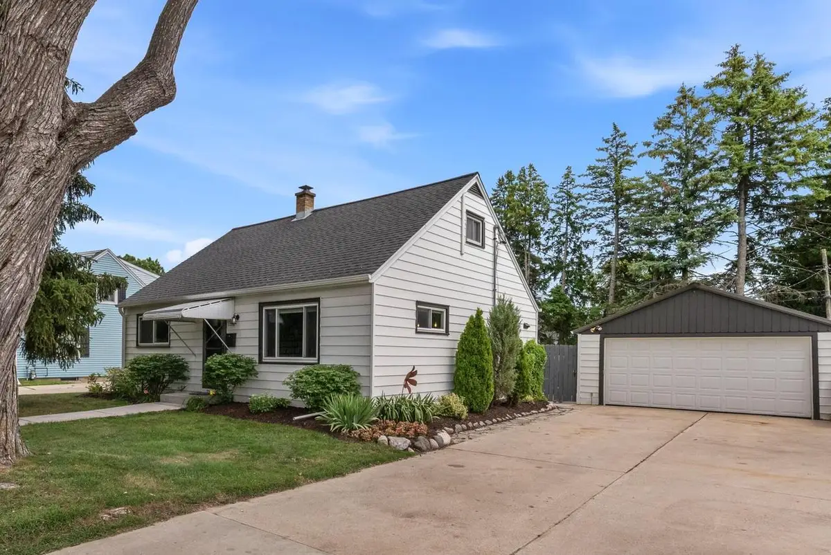 1108 4th AVENUE, Grafton, WI 53024 - #1
