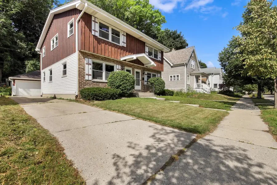 6639 Hillside LANE #6641, Wauwatosa, WI 53213 - #3