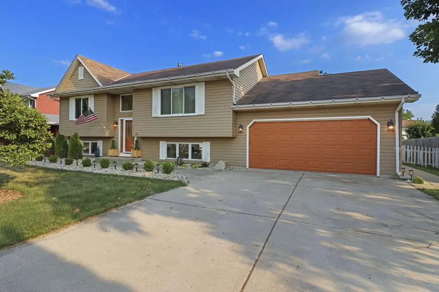 2117 Newberry LANE, Racine, WI 53402 - #2