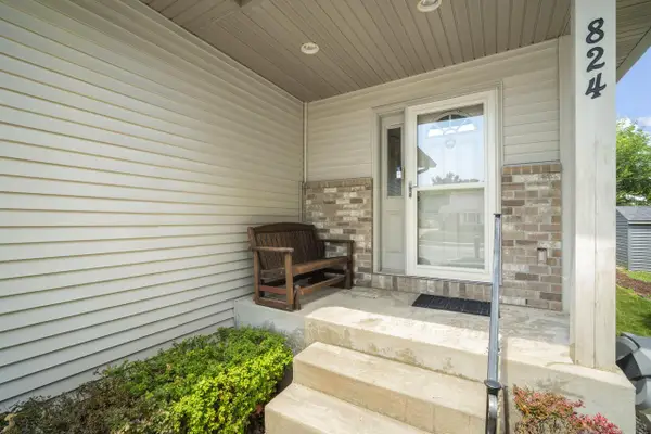 824 Columbia AVENUE, South Milwaukee, WI 53172
