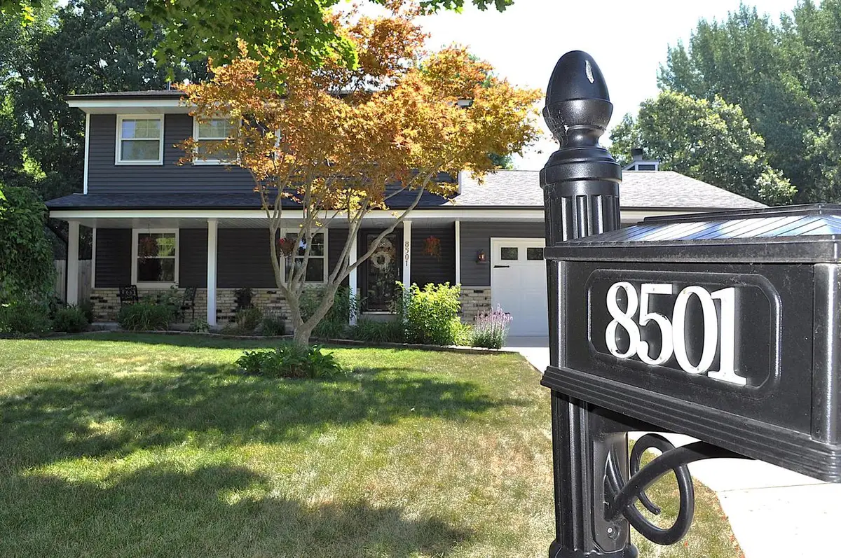 8501 W Cascade Oaks COURT, Franklin, WI 53132 - #1