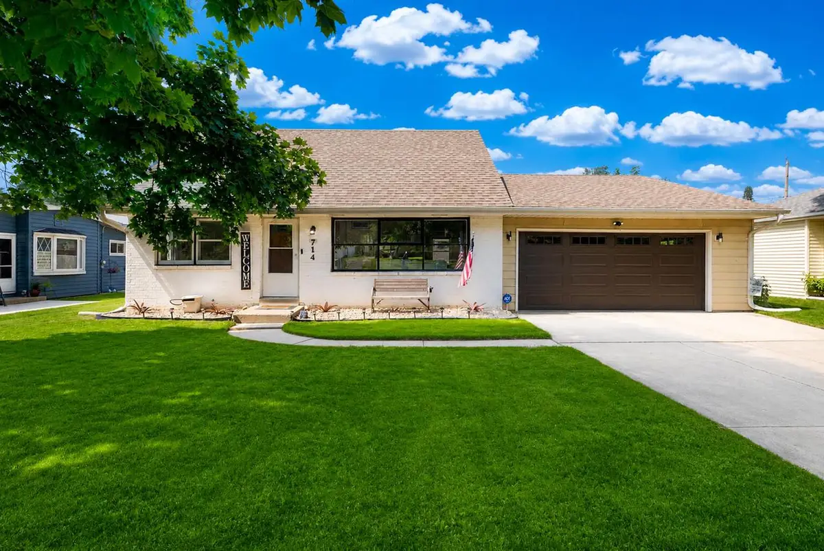 714 Edgewood AVENUE, South Milwaukee, WI 53172 - #1