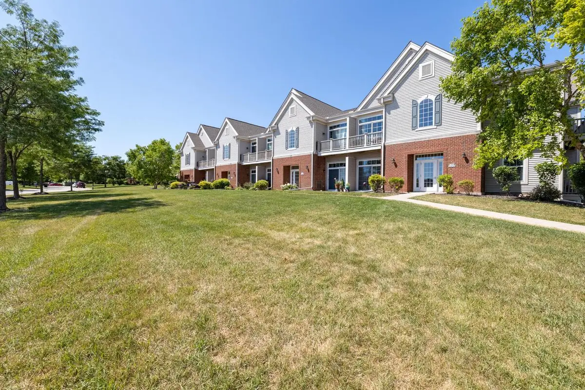 W206N16753 Blackberry CIRCLE #1727, Jackson, WI 53037 - #1