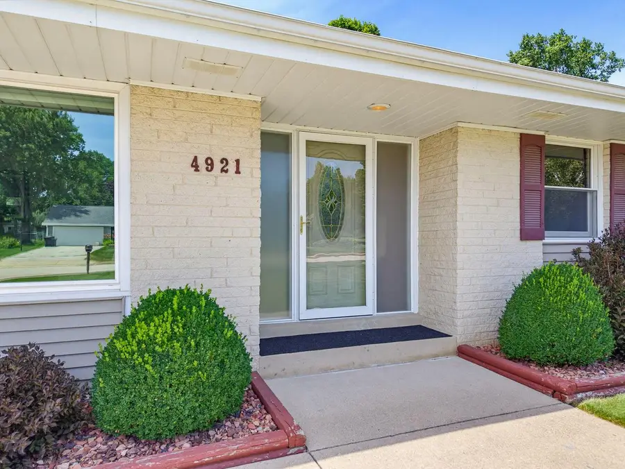 4921 S 123rd STREET, Milwaukee, WI 53228 - #3