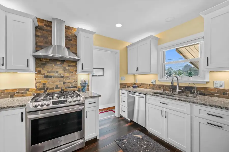 9417 W Schlinger AVENUE, West Allis, WI 53214 - #3