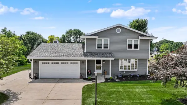 3269 E Carollton DRIVE, Oak Creek, WI 53154