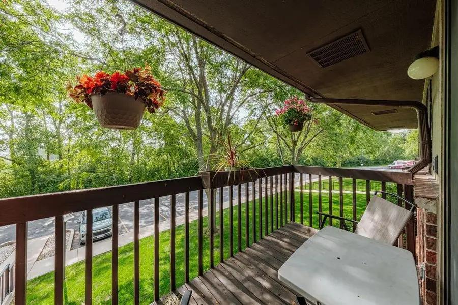 374 Park Hill DRIVE #E, Pewaukee, WI 53072 - #2