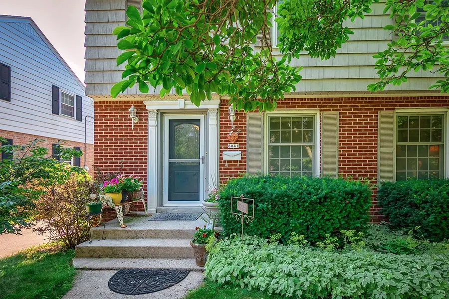 6041 N Santa Monica BOULEVARD, Whitefish Bay, WI 53217 - #2